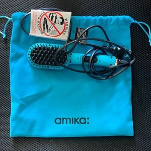 Amika Polished Perfection Mini Straightening Brush